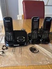 Set telefono Panasonic con 3 telefoni modello KX-TG8521E