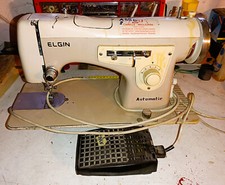 MACCHINA DA CUCIRE ELETTRICA ELGIN AUTOMATIC Modello A 39 E VINTAGE con pedale
