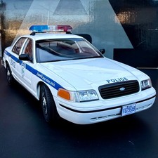 AUTOART 1/18 FORD CROWN VICTORIA EN114 AUTO DELLA POLIZIA MONTREAL DEL CANADA