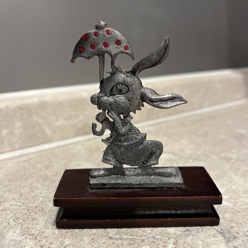Statuetta peltro cesellato - -,