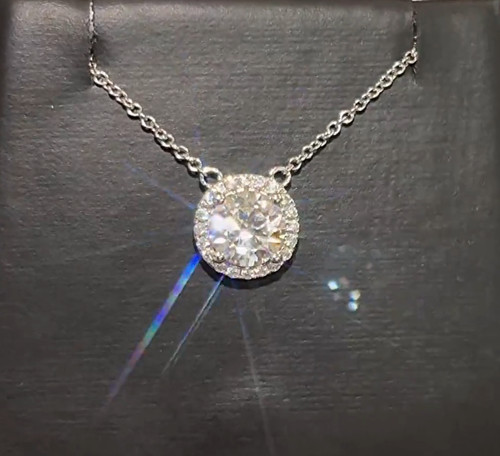 Collana con ciondolo aureola