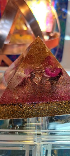 Piramide orgonite 9x9x7 5 - piramide, cm