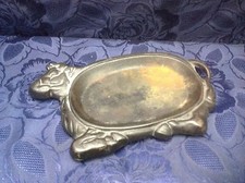 Art. 27 - Magnifico vassoio posacenere in ferro a forma di mucca.