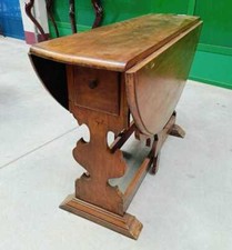 Tavolo a bandelle o alette in noce massello Italia gamba 'a coppa' estensibil...