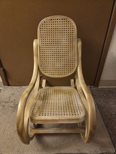 Antica sedia a dondolo in