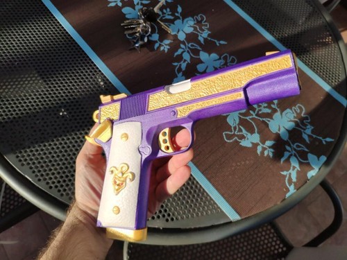 Joker gun from suicide squad - gun,