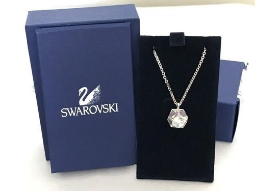 Collana con ciondolo - , in