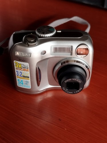 Nikon coolpix 3100 - ,