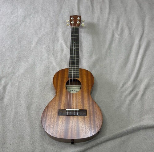 Ukulele tenore elettrico