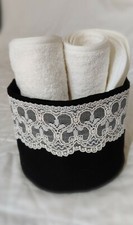 Set cestino porta oggetti bagno 15x13 e 2 salviette cotone spugna 35x35cm