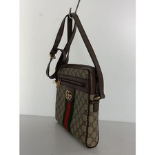 Gucci Messenger Bag GG Supreme