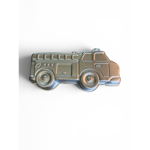 Wilton firetruck metal cake - wilton,