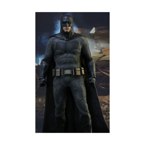 Hot toys batman con - toys, tech