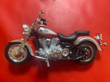 MAISTO 1:18 Modellino Moto YAMAHA ROAD STAR Rosso ruote gomma