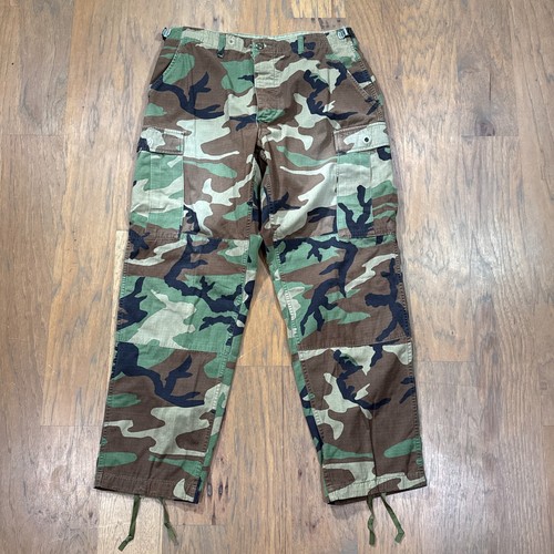 Pantaloni militari
