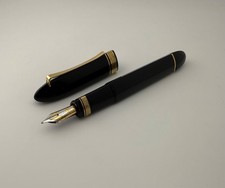 Penna stilografica oversize vintage Omas 360 in resina nera pennino largo oro...