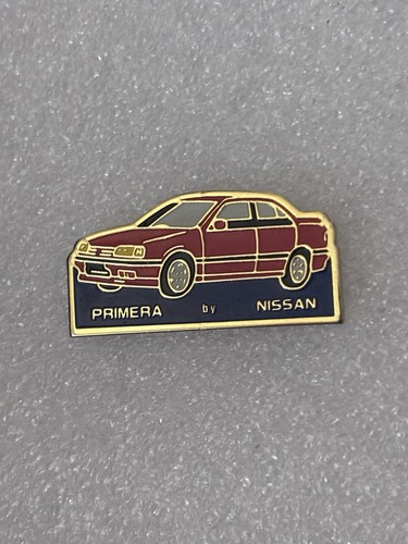 Pin voiture nissan - pin’s,