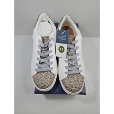 Universal Thread Cadey Lace Up