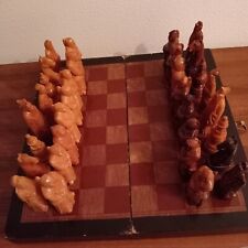 Antica Rarissima Unica Scacchiera Pieghevole Con Personaggi Scolpiti