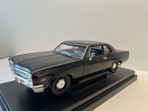 Ertl 1966 chevrolet - 1:18,