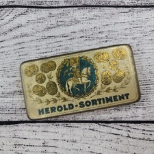 Antica scatola di latta aghi