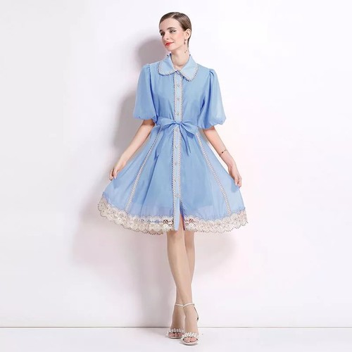 Abito azzurro corto con ricami - con,