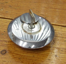 82 Honda Nighthawk CB650SC/83 CB1000 Gas Tappo Serbatoio W Chiave 17620-460-057