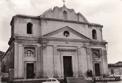 Cutro la cattedrale - la,