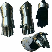 Guanti medievali in ferro