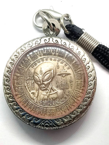 Ciondolo ufo amuleto alieno - amuleto,