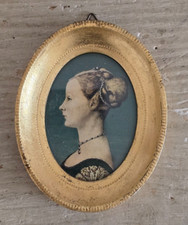 Quadro Stampa Nobil Donna con Cornice Ovale Legno Color Oro con Vetro