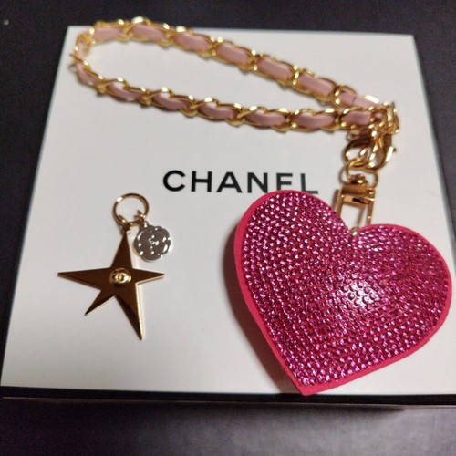 Charm chanel 2025 holiday - 2025,
