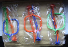 SET 2 POSATOI + ALTALENA PLASTICA PER UCCELLI COLORI VARI