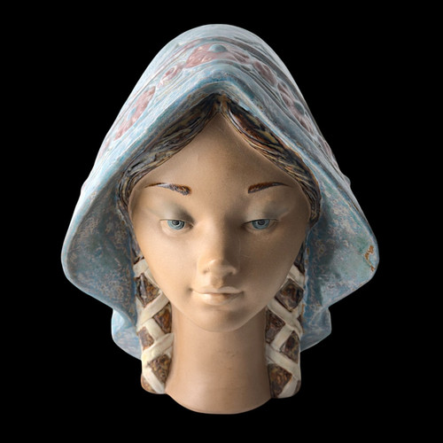 Large lladro senorita lady - large, "senorita"