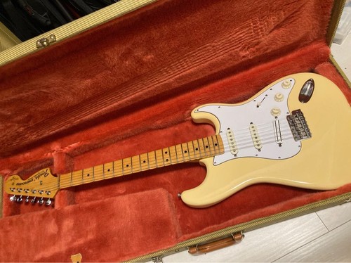 Chitarra elettrica firmata
