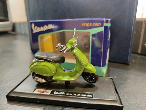 Modellino die cast vespa