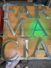INSEGNA LUMINOSA FARMACIA LED LETTERE LUMINOSE VINTAGE INDUSTRIAL DESIGN