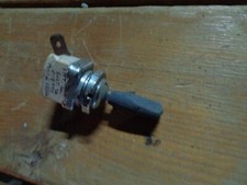 M8499 XX - INTERRUTTORE ALFA ROMEO GIULIA GT DUETTO SPIDER OSSO DI SEPPIA