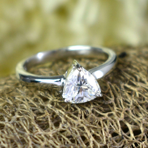 Anello solitario moissanite