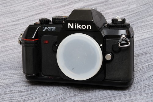 Nikon 301 corpo - nikon,