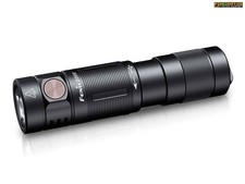 Fenix E09R — Torcia EDC