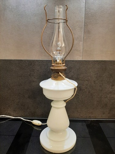 Antica lampada olio - olio, in