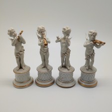 Lotto di 4 statuine in biscuit
