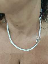 COLLANA DI PERLE 4MM CON LETTERA O IN ARGENTO 925 RODIATO IN ORO BIANCO 18KT