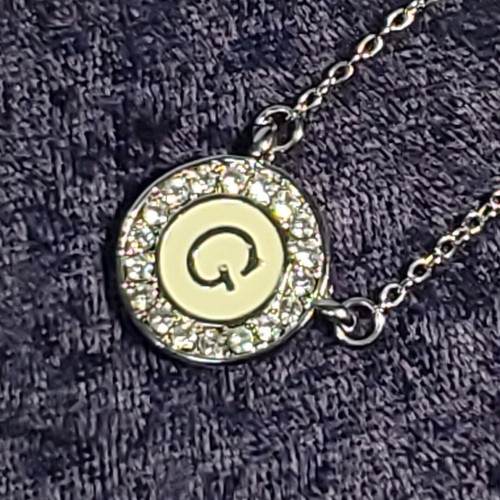 Collana con ciondolo lettera