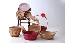 Lotto 20 cestini di vimini tondi, usati. Ideali per confezioni natalizie.