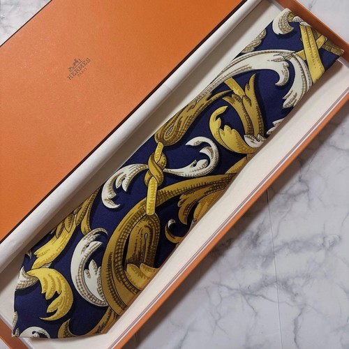 Cravatta hermes con - con, motivo