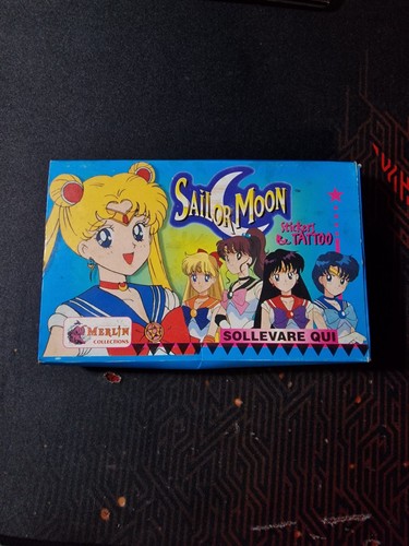 Box sailor moon figurine - box,