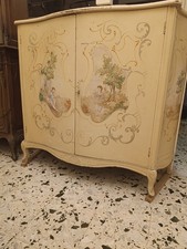 Credenza laccata e dipinta stile veneziano