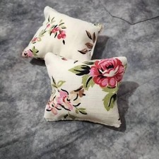 Coppia di cuscini per casa